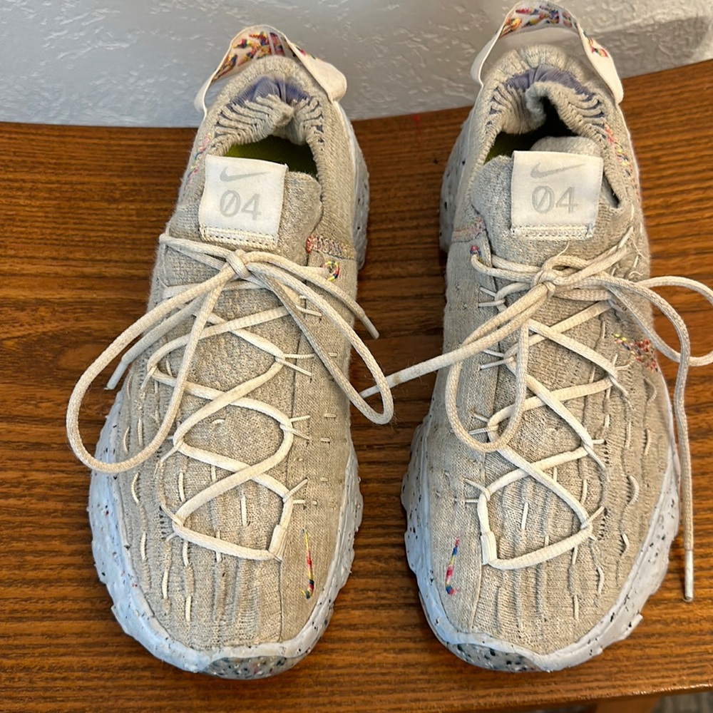 Wmns Nike Space Hippie 04 Summit White Blue Rainbow Multicolor sz 6